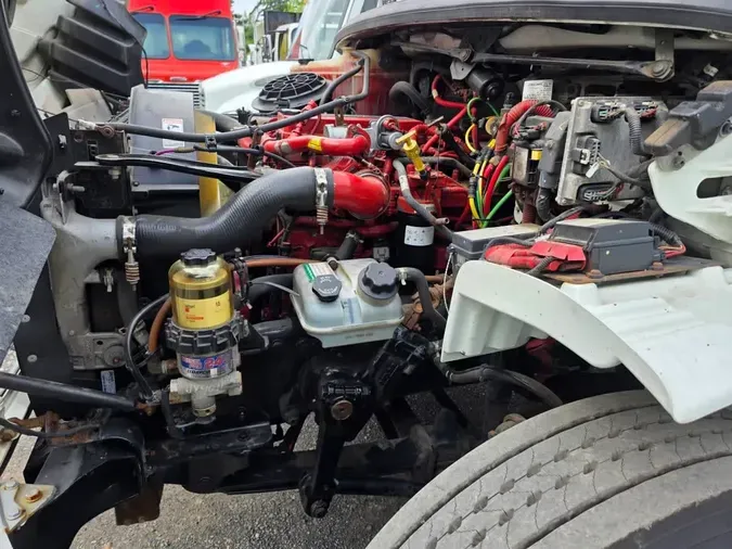 2018 FREIGHTLINER M2 106