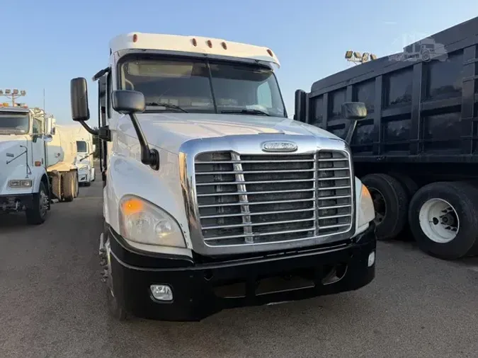 2015 FREIGHTLINER CASCADIA 125231e7739c7a02f52bb16185966dc38e8