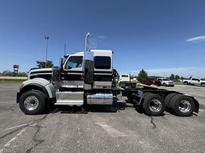 2027 International HX520 SLEEPER231f925913a8f8f790f7f9f33ec3bf29