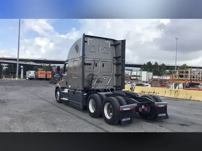 2024 Freightliner Cascadia 126231f94ae21d03f90b70eee9b0838faa8
