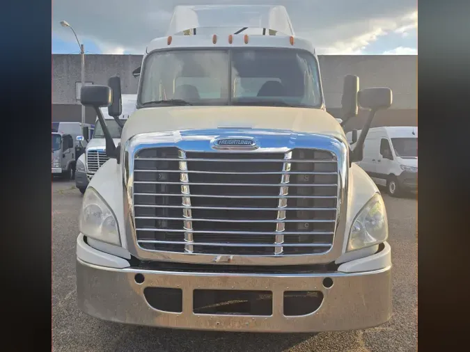 2016 FREIGHTLINER/MERCEDES CASCADIA 125