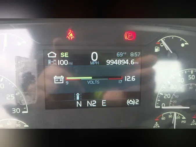 2018 Volvo VNL300