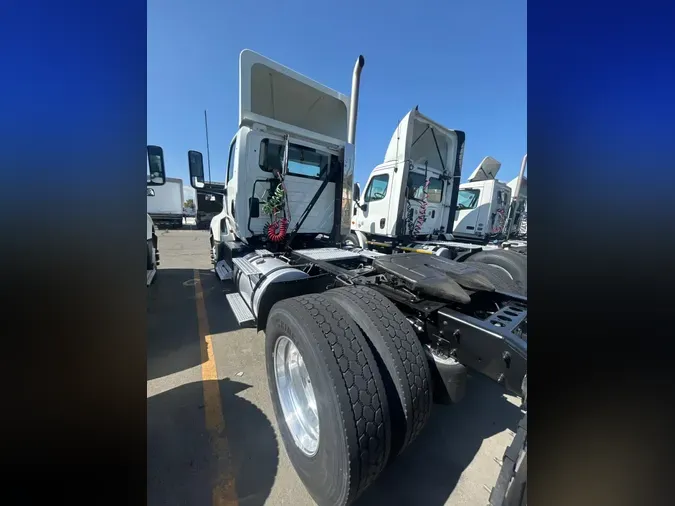 2021 NAVISTAR INTERNATIONAL LT625 DAYCAB S/A