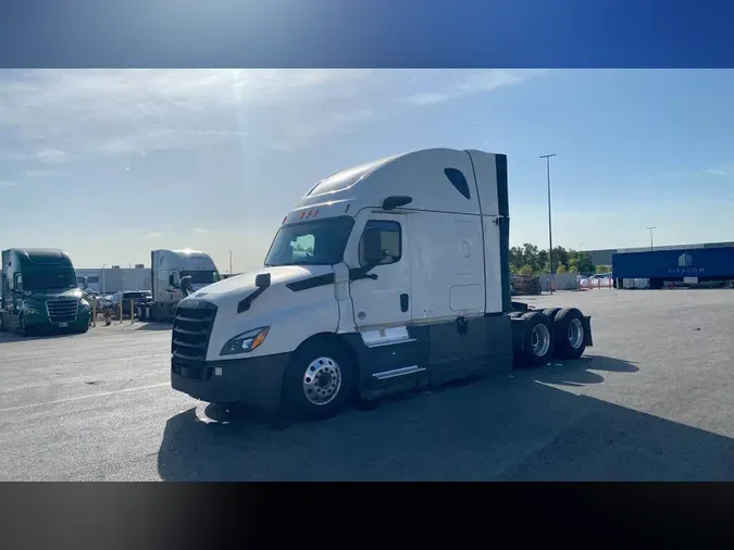 2022 Freightliner Cascadia 126