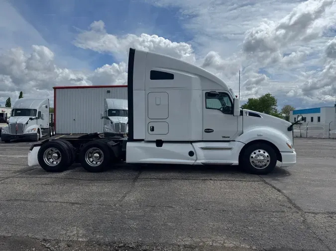 2022 Kenworth T680