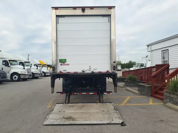 2019 FREIGHTLINER M2 106