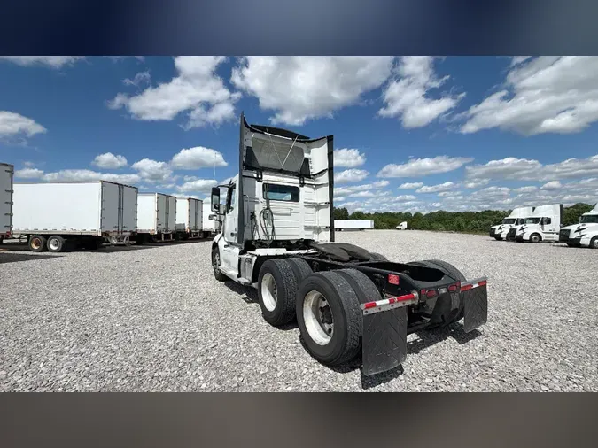 2020 Volvo VNL300