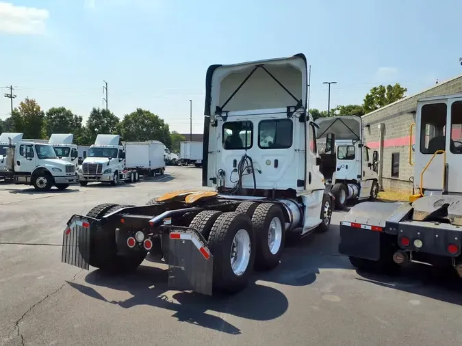 2019 FREIGHTLINER CASCADIA 125