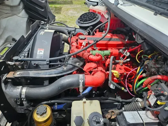 2015 FREIGHTLINER/MERCEDES M2 106