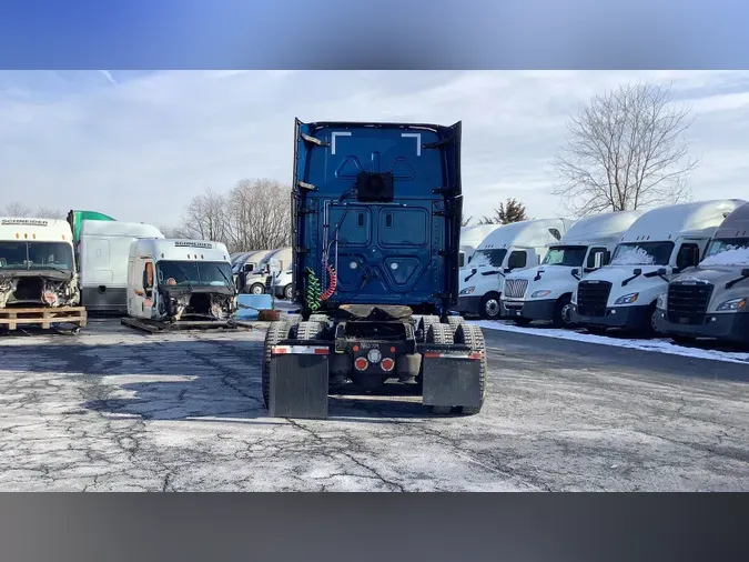 2023 Freightliner Cascadia 126