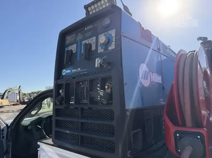 2011 FORD F450 XL