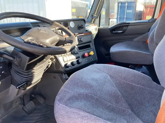 2019 NAVISTAR INTERNATIONAL LT625 DAYCAB T/A2334d0ba654e90a3622da769adb3cf3f