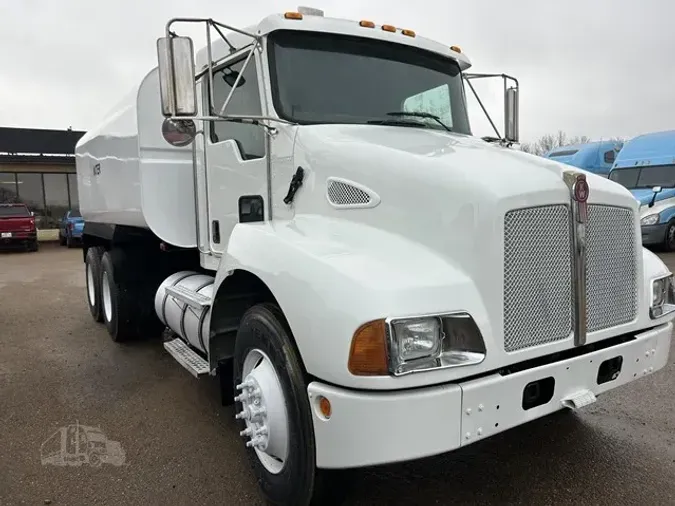 2008 KENWORTH T300
