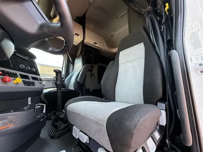 2022 FREIGHTLINER CA126