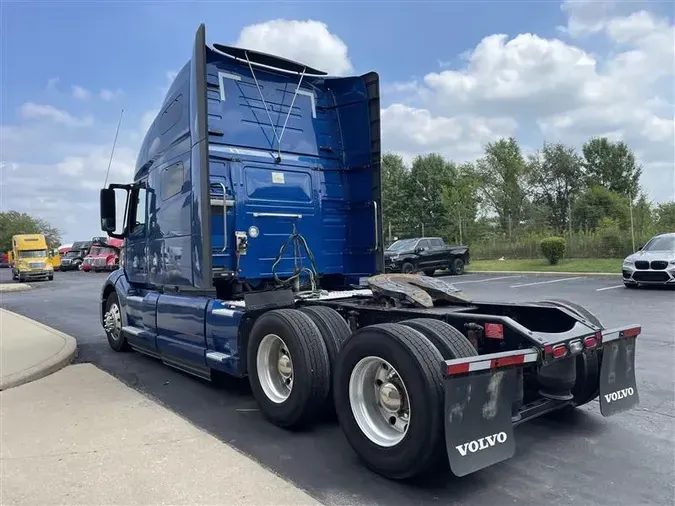 2019 VOLVO VNL760