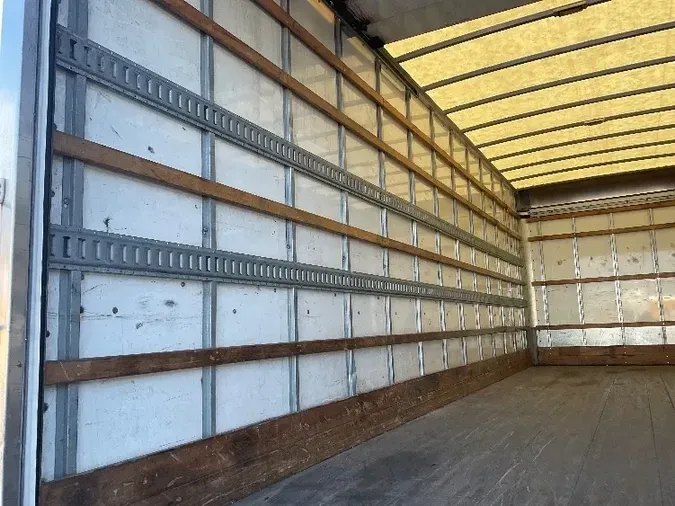 2018 FREIGHTLINER M2