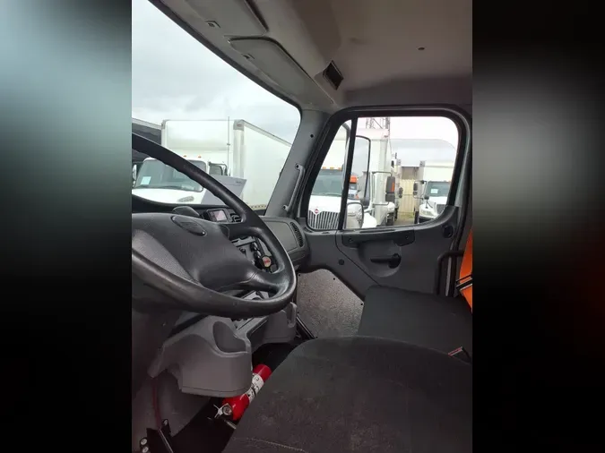 2019 FREIGHTLINER/MERCEDES M2 106