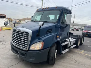 2017 FREIGHTLINER/MERCEDES CASCADIA 113