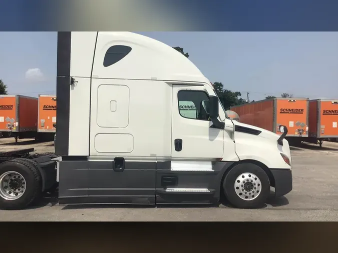 2024 Freightliner Cascadia 126