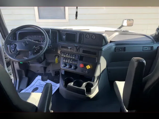 2023 INT LT625 6x4