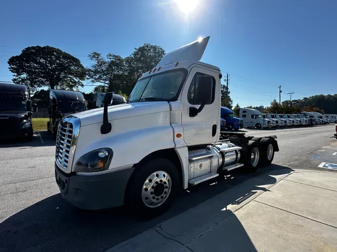 2017 Freightliner CASCADIA 125