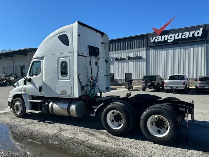 2020 Freightliner Cascadia 126