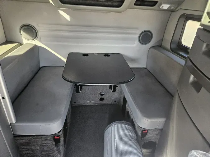 2021 VOLVO VNL64T8602343cef8efb5187431c35147f2afb0ce