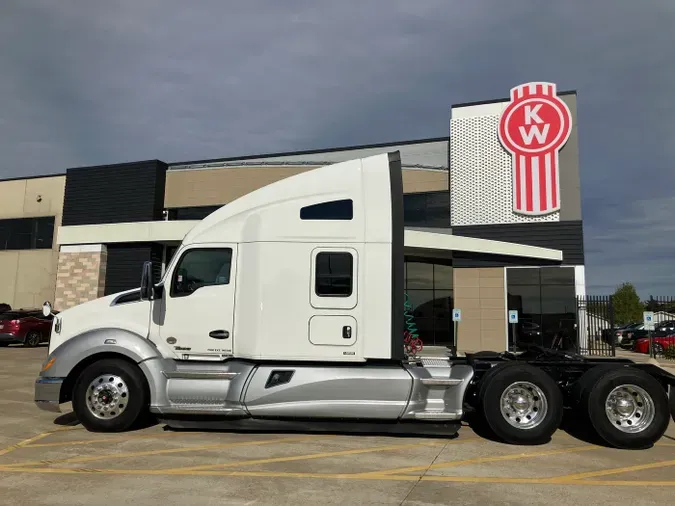 2022 Kenworth T680