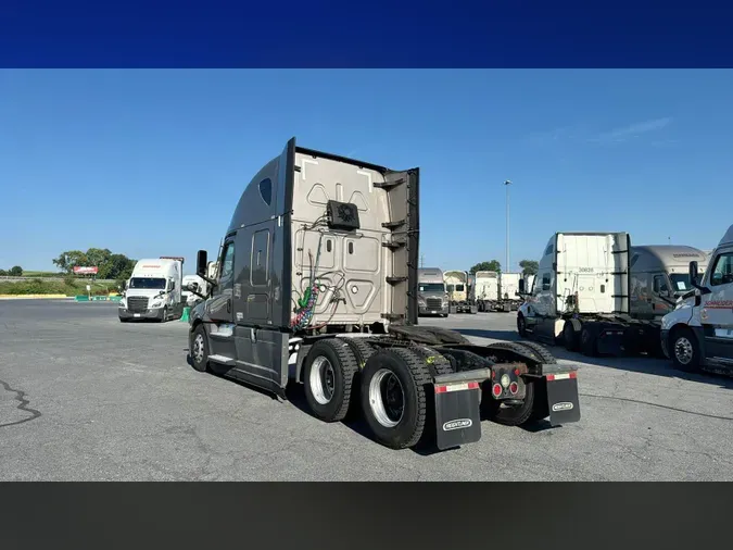 2023 Freightliner Cascadia 126