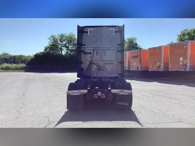 2024 Freightliner Cascadia 12623509fc59594d46762d23efc92facfcd
