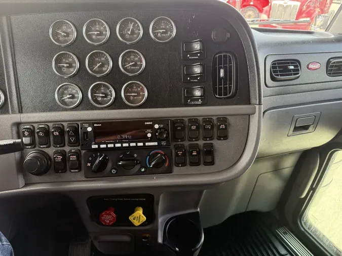 2019 Peterbilt 389
