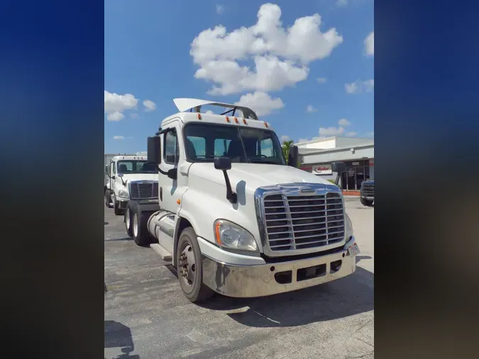2019 FREIGHTLINER CASCADIA 125