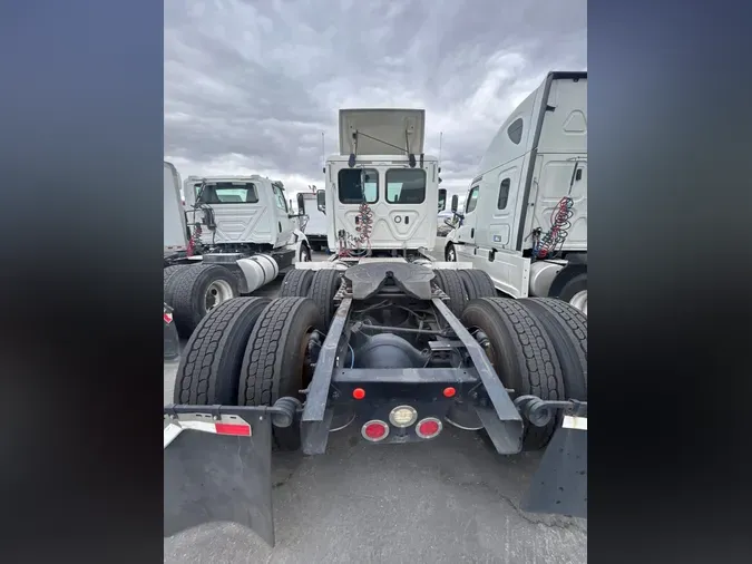 2018 FREIGHTLINER/MERCEDES CASCADIA 125