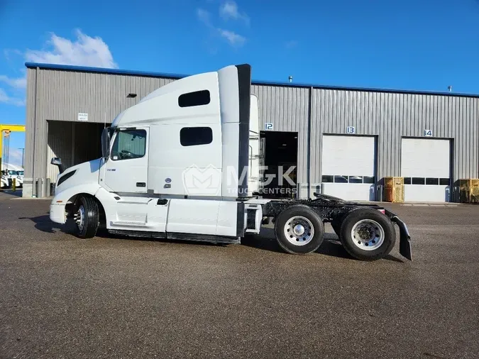 2022 VOLVO VNL64T760