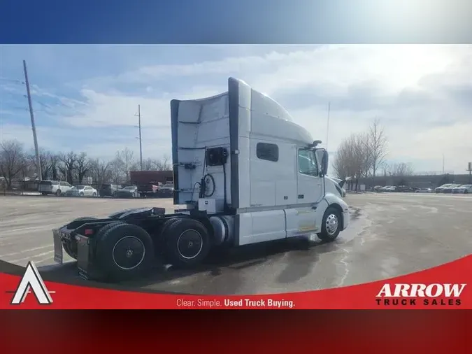 2021 VOLVO VNL740