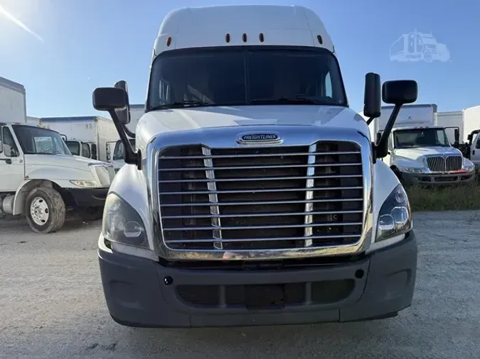 2015 FREIGHTLINER CASCADIA 125