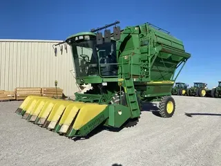 2005 John Deere 7460