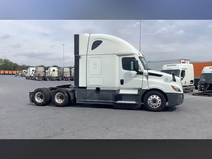 2022 Freightliner Cascadia 126