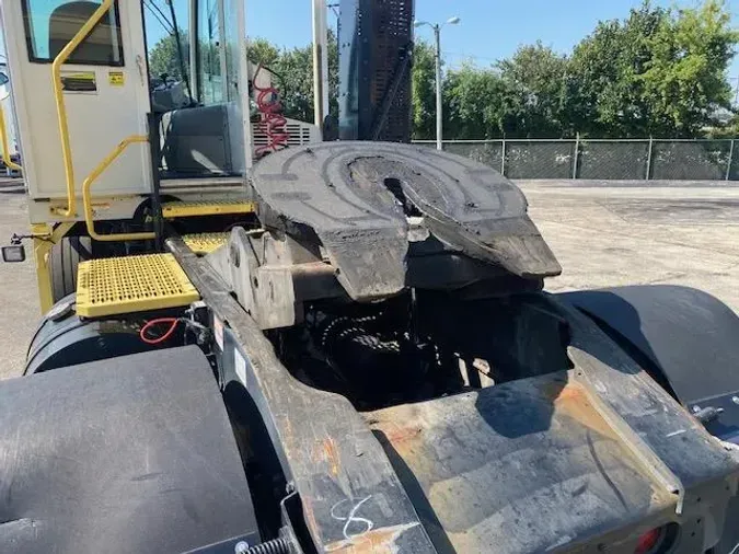 2021 AutoCar ACTT42