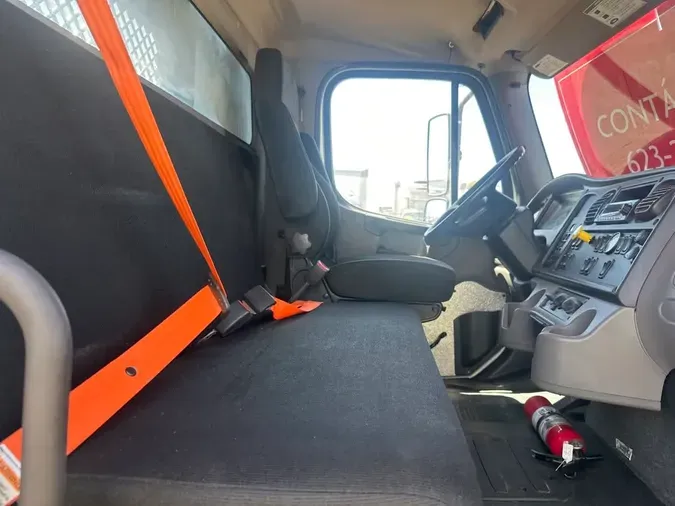 2017 FREIGHTLINER/MERCEDES M2 106