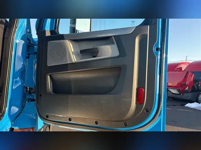 2022 FREIGHTLINER CA126