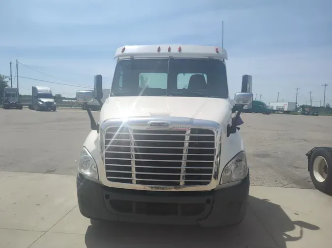 2014 FREIGHTLINER/MERCEDES CASCADIA 113