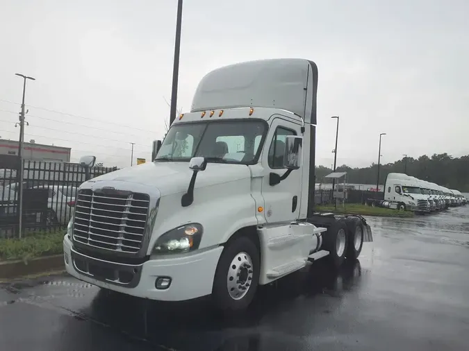 2019 FREIGHTLINER/MERCEDES CASCADIA 125237a0e9b307a13c6f1a6d07181535072