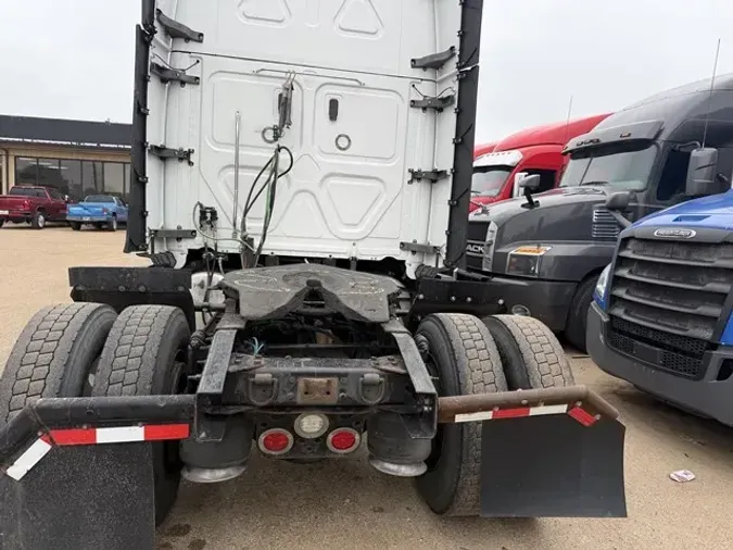 2019 FREIGHTLINER CASCADIA 126