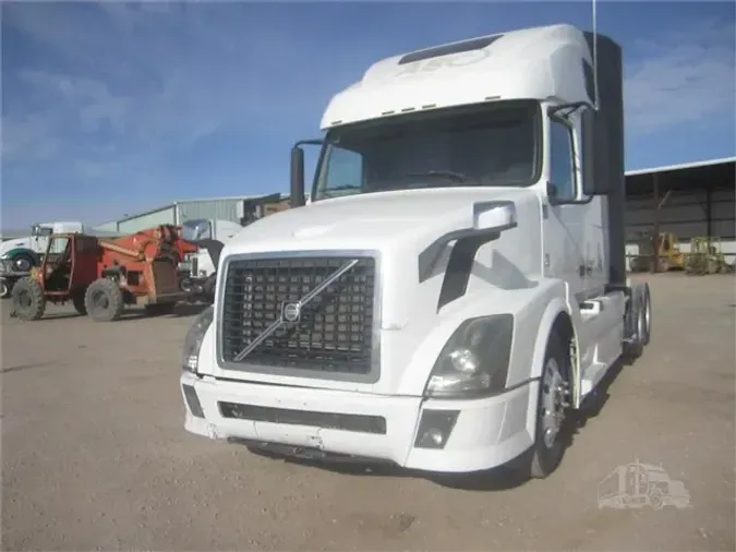2012 VOLVO VNL64T670