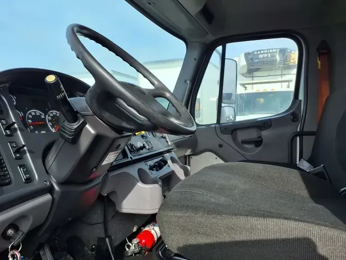 2020 FREIGHTLINER/MERCEDES M2 106237e3d4ca6cec942a28957380615e22b