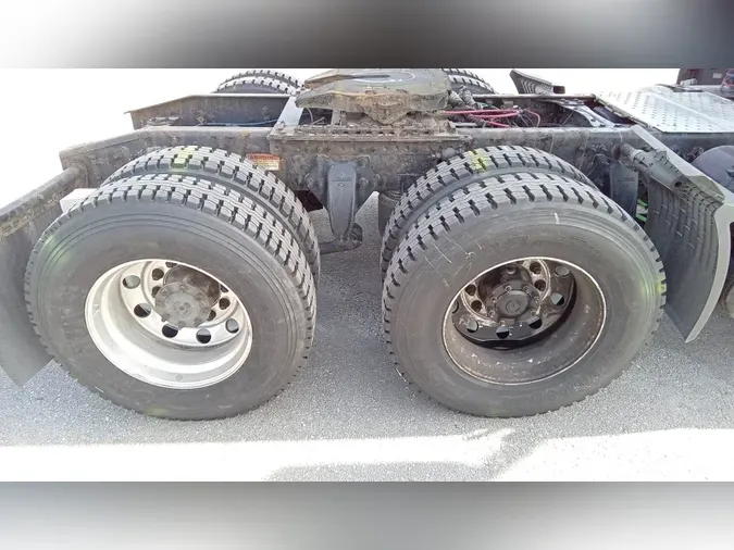 2020 Freightliner Cascadia 126