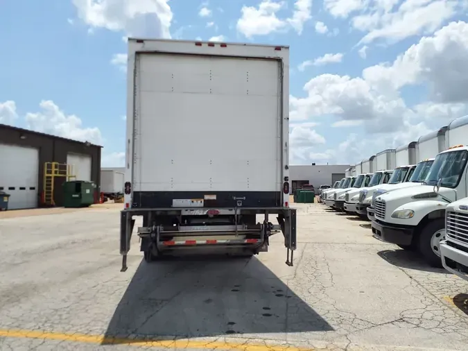 2018 FREIGHTLINER M2 106