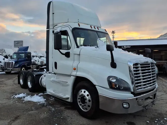 2019 FREIGHTLINER/MERCEDES CASCADIA 125