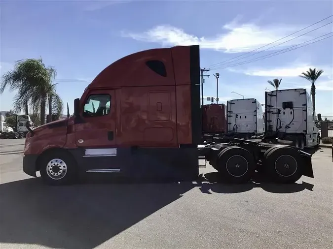 2021 FREIGHTLINER CA126